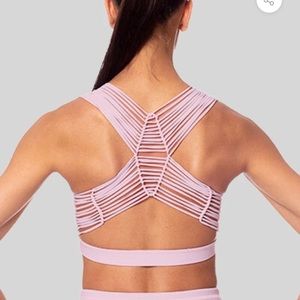 NWT Vie Active wear macrame sports bra pink